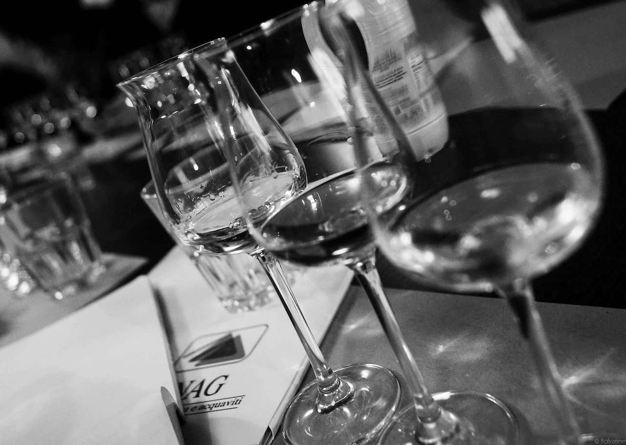 Una lezione del corso per assaggiatori di grappa promosso da ANAG