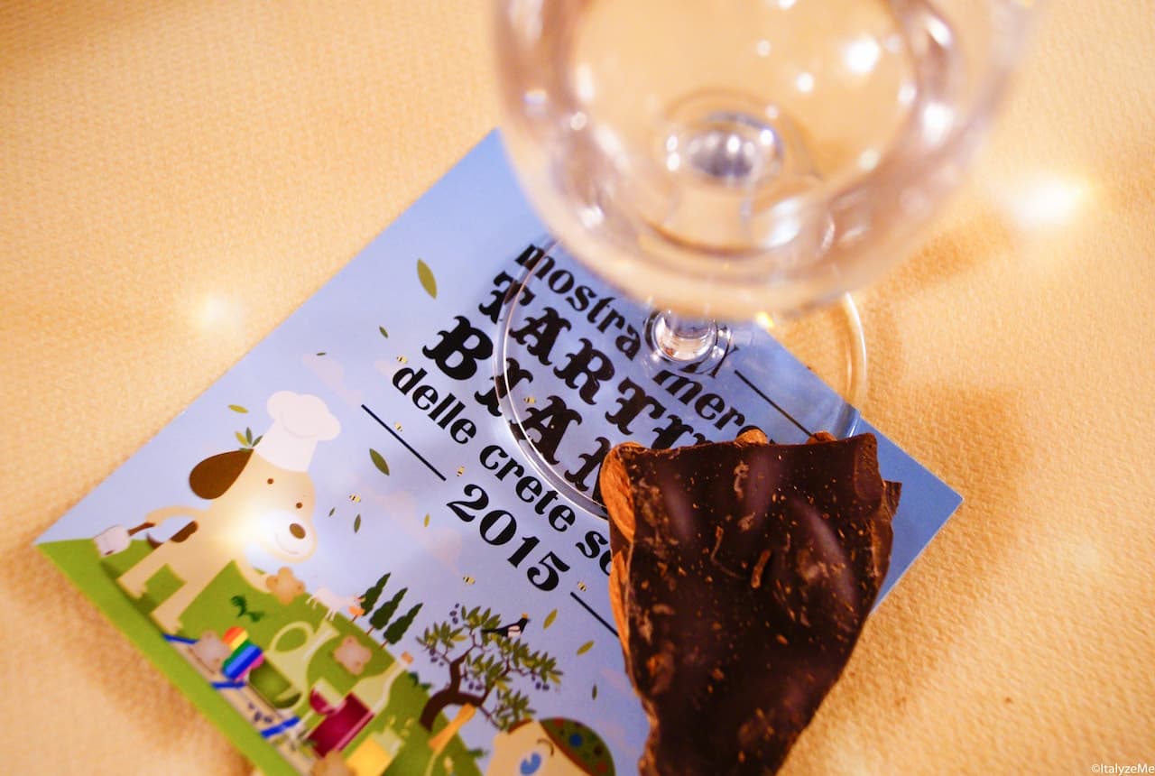 Grappa e cioccolato al tartufo alla degustazione cioccolato-tartufo e grappa, organizzata da ANAG alla Mostra mercato del Tartufo bianco delle Crete 2015
