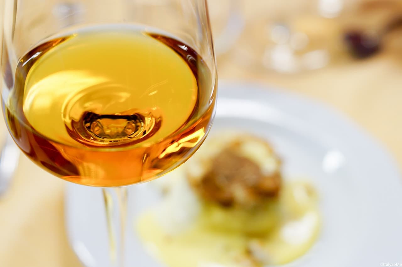 Il Moscadello di Montalcino, primo celebre vino ad essere prodotto nel territorio oggi famoso per il Brunello