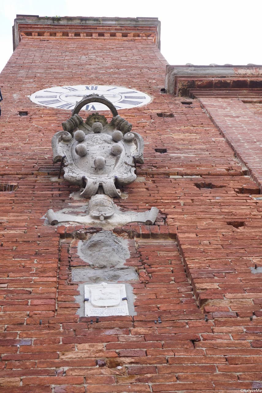 La torre del palazzo municipale di Torrita di Siena